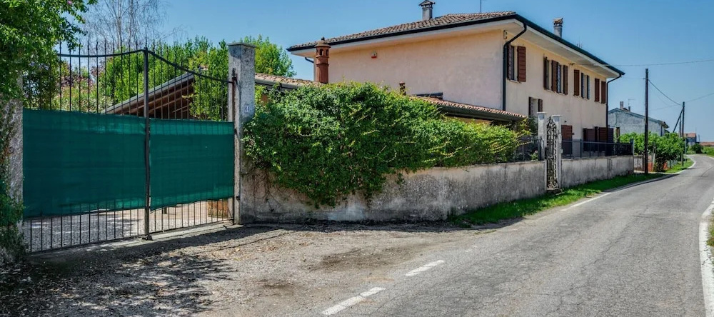 Villa In Castelbelforte Near Lago Di Garda, Кастельбельфорте — фото 1