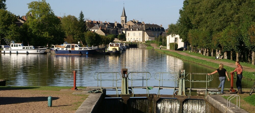 Les Roulottes du Bazois, Chatillon-en-Bazois — photo 1