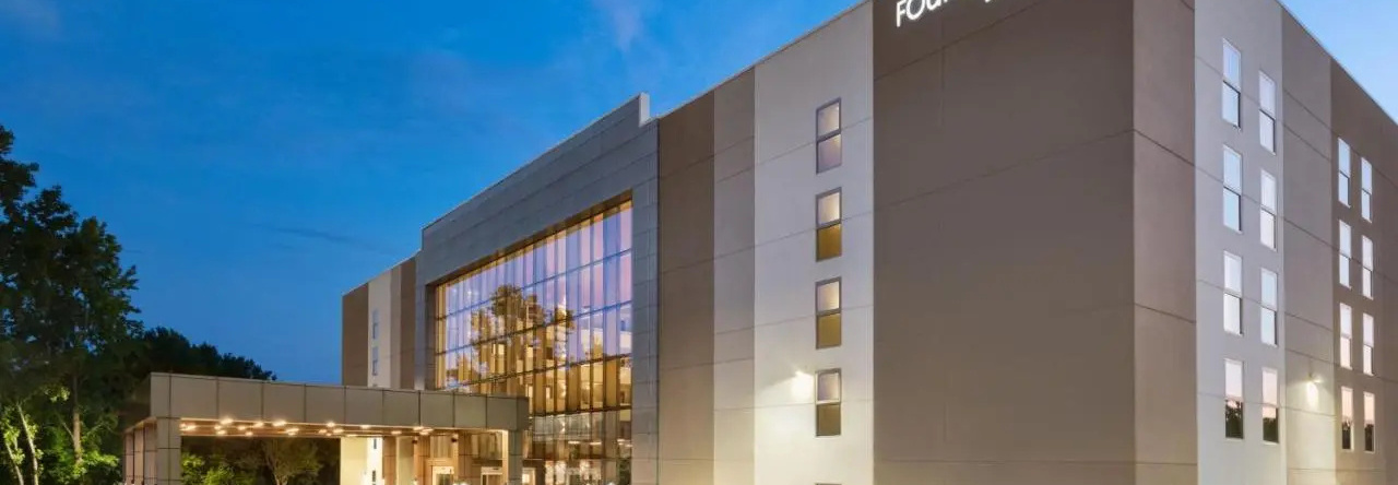 Radisson Hotel & Suites, Spartanburg — photo 1