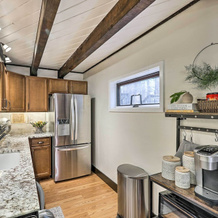 Woodsy Flagstaff Hideaway w/ Deck + Sunroom!, Kachina Village — photo 3