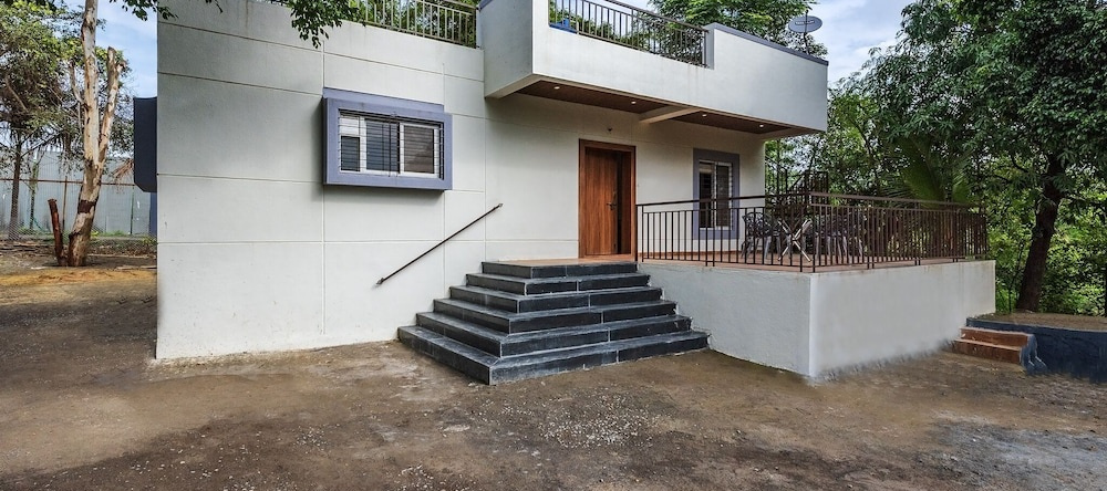 CosmicStays Casa Ivory Pool Villa Mulshi, Pirangut — photo 1