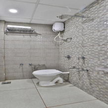 OYO 32859 Hotel Bonsoir, 卡洛尔 — 照片 4