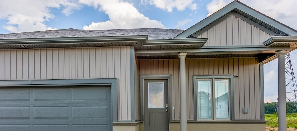 Luxury Bungalow Mins Niagara Falls & Brock Uni, Торолд — фото 1