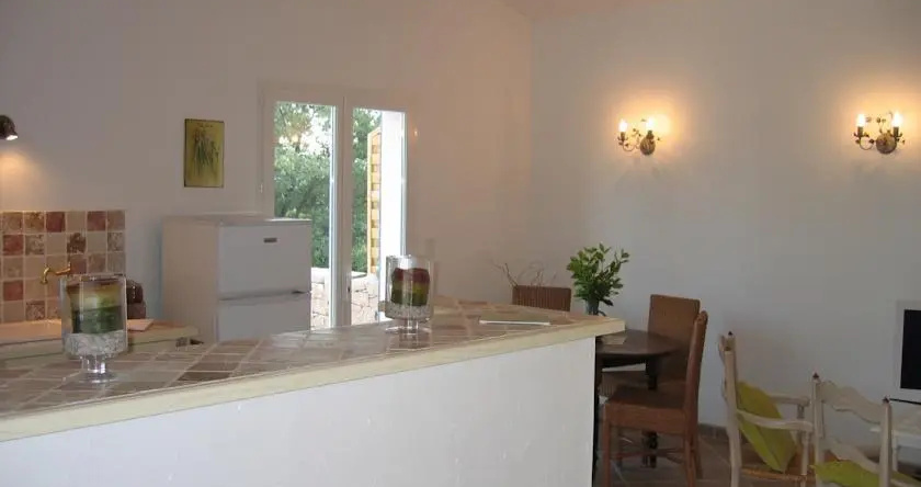 Charmante Petite Maison, Антркасто — фото 1