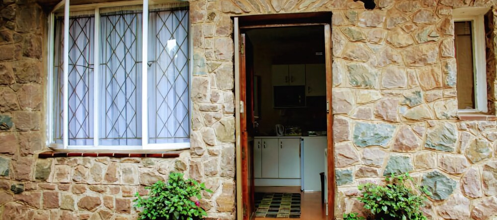 The Old Stone House Bed & Breakfast, 克卢夫 — 照片 1