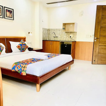 Qotel Hotel Noida Sector 51, Нойда — фото 5