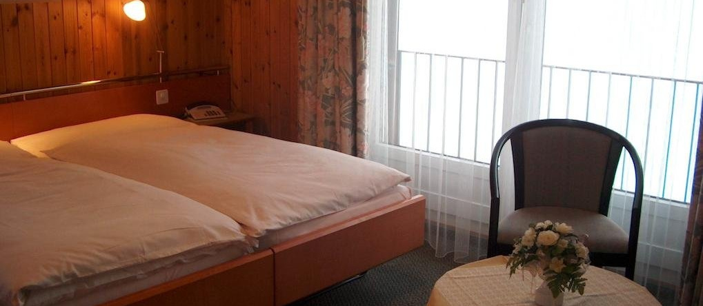 Hotel Cristal, 格拉鲁斯南 — 照片 1