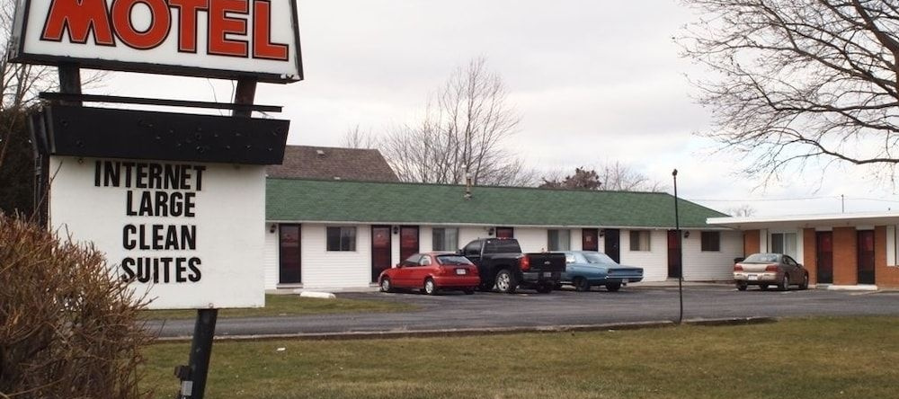 Colonial Motel, Chatham — photo 1