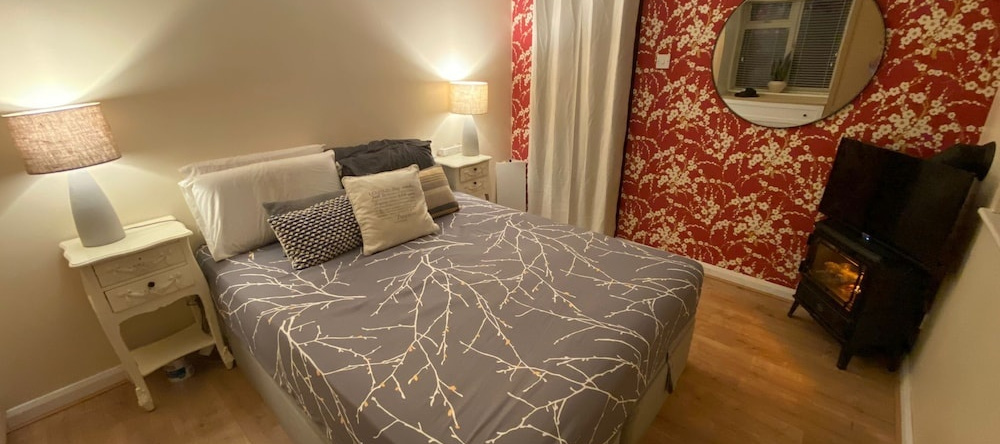 Stunning 1-Bed Apartment In Bracknell, Бракнел — фото 1