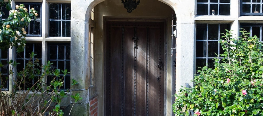 Large Country House in Ashdown Forest, East Grinstead — photo 1