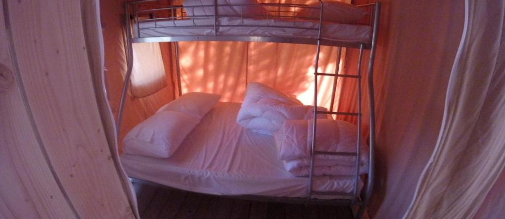 Camping la Simioune en Provence, 博伦 — 照片 1
