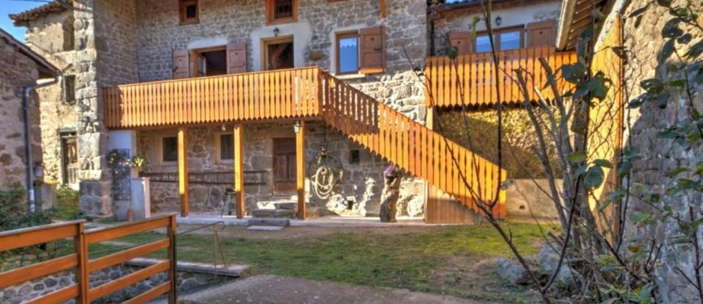 Gîte Essertines-en-Châtelneuf, 3 pièces, 6 personnes - FR-1-496-16, 埃塞尔坦-昂-沙泰尔讷夫 — 照片 1