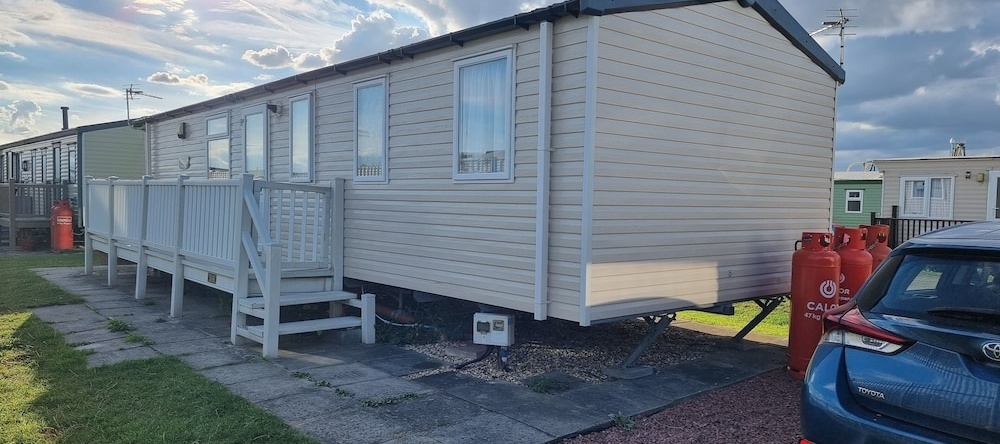 Lovely 8 Berth Direct Beach Access, Инголдмелс — фото 1